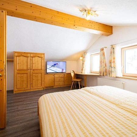 Haus Rosmarie Apartamento Sankt Anton am Arlberg Exterior foto