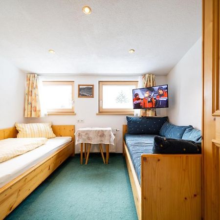 Haus Rosmarie Apartamento Sankt Anton am Arlberg Exterior foto