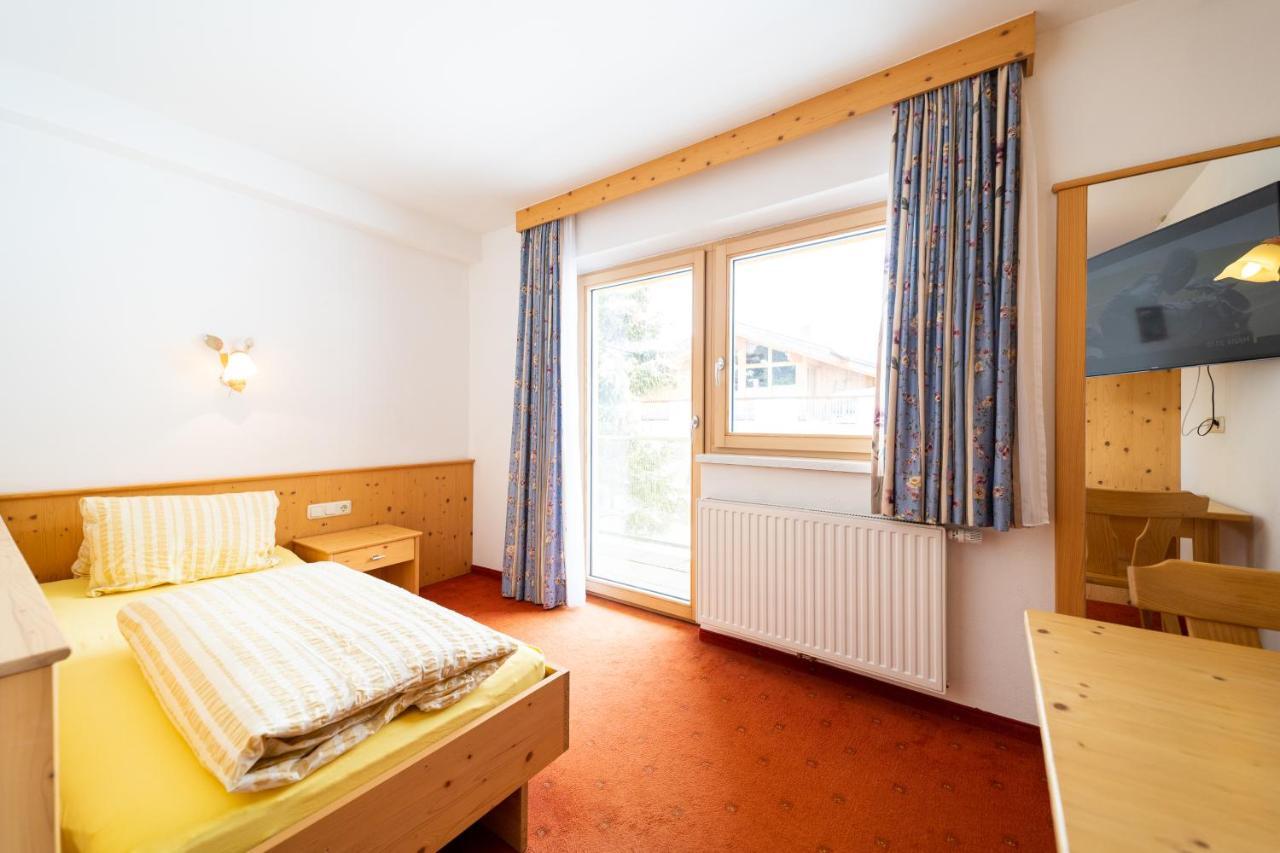 Haus Rosmarie Apartamento Sankt Anton am Arlberg Exterior foto