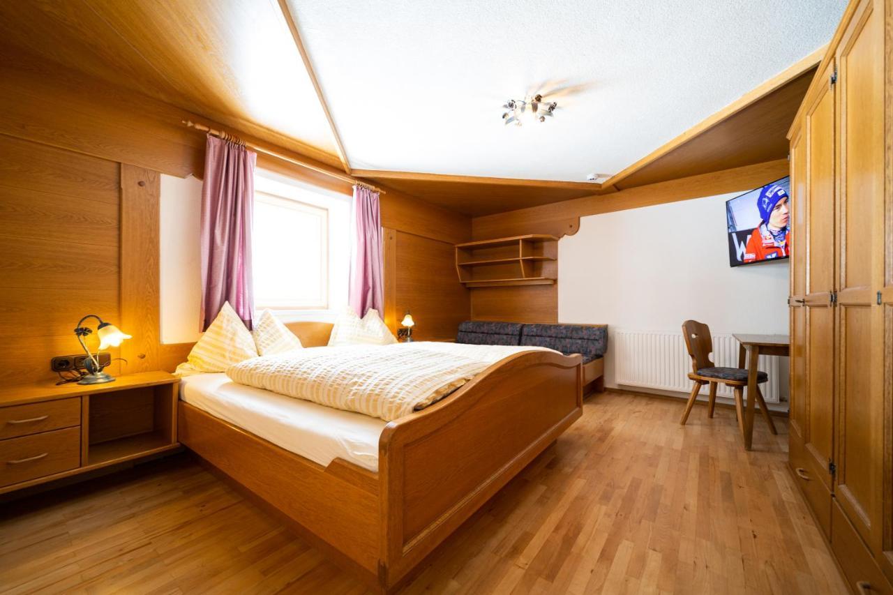 Haus Rosmarie Apartamento Sankt Anton am Arlberg Exterior foto