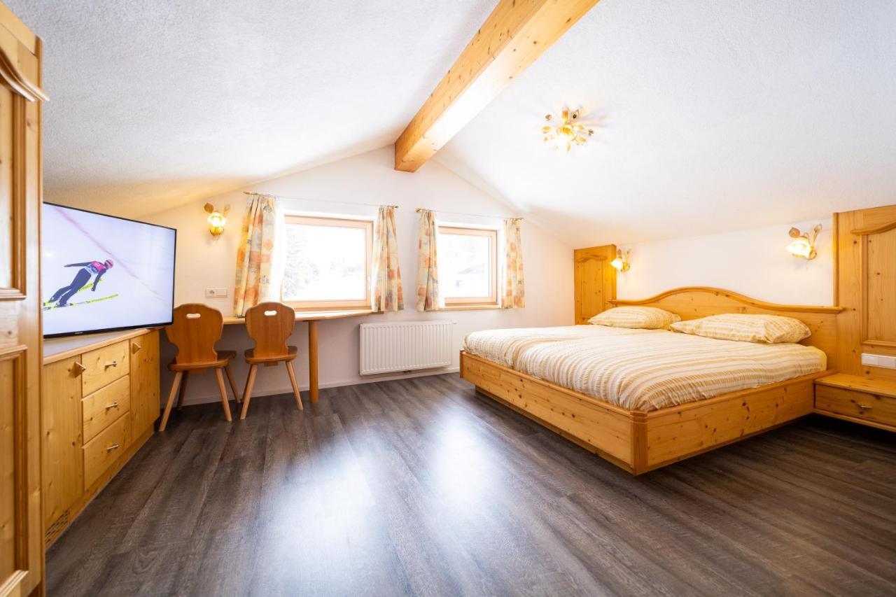 Haus Rosmarie Apartamento Sankt Anton am Arlberg Exterior foto