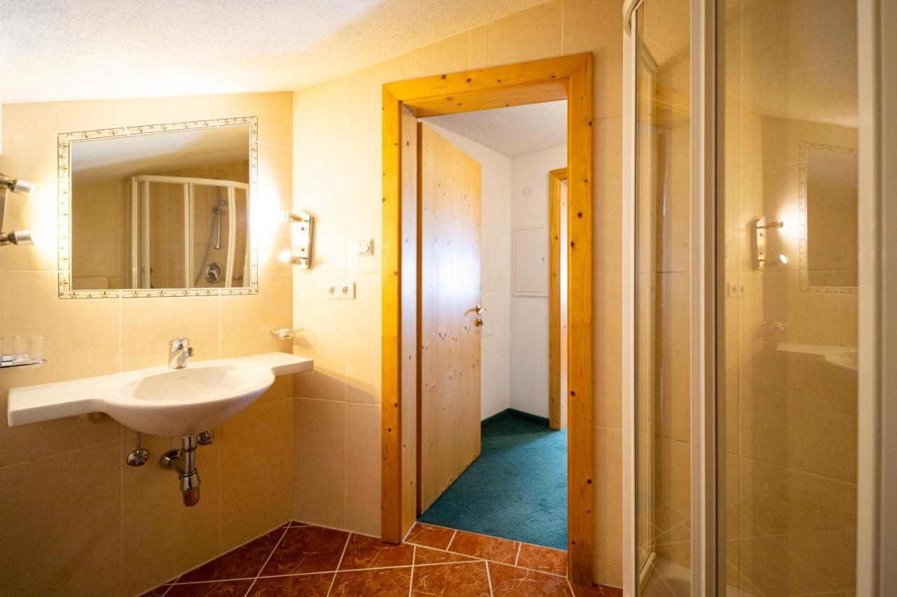 Haus Rosmarie Apartamento Sankt Anton am Arlberg Exterior foto