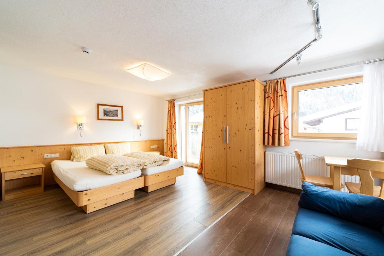 Haus Rosmarie Apartamento Sankt Anton am Arlberg Exterior foto