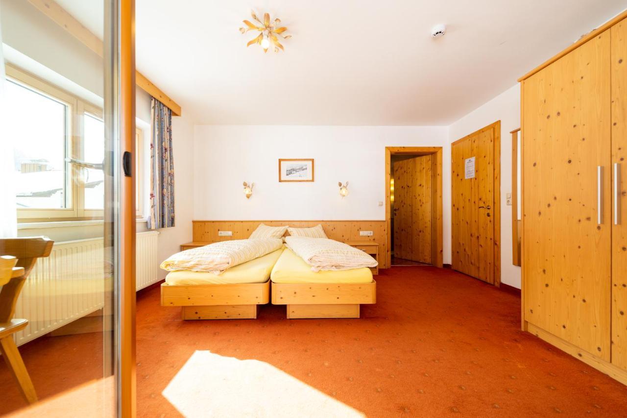 Haus Rosmarie Apartamento Sankt Anton am Arlberg Exterior foto