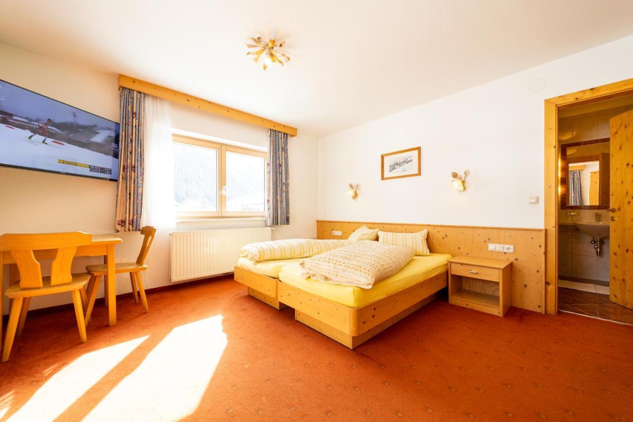 Haus Rosmarie Apartamento Sankt Anton am Arlberg Exterior foto