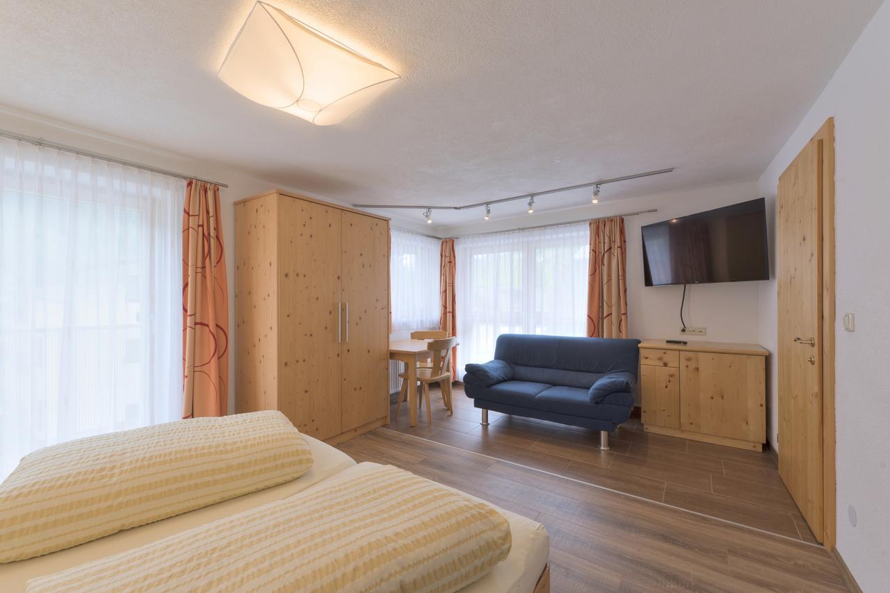 Haus Rosmarie Apartamento Sankt Anton am Arlberg Exterior foto