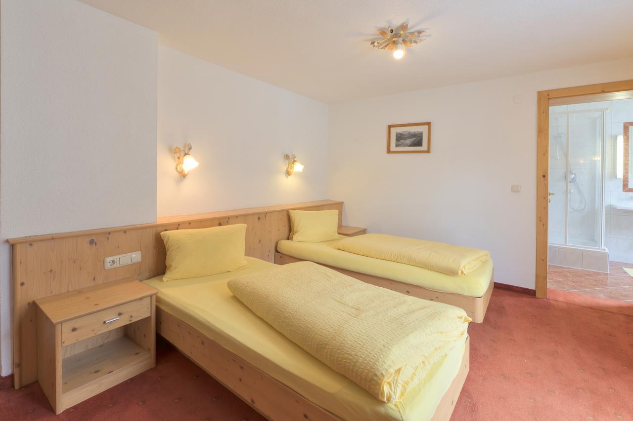 Haus Rosmarie Apartamento Sankt Anton am Arlberg Exterior foto